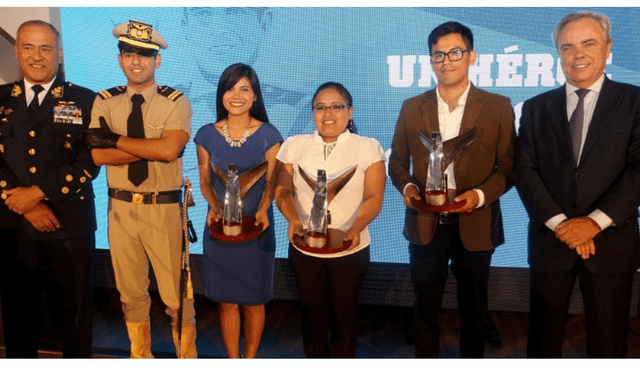 Fuerza Aérea del Perú y Telefónica premian a los ganadores del concurso "Un héroe como Quiñones"