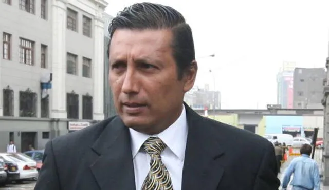 Elo Bengoechea le pidió al 'Tigrillo' Navarro que respete la información de los demás colegas. Foto: Instagram