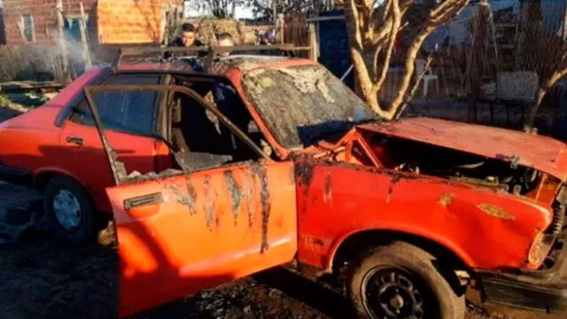 Hombre fue encontrado calcinado dentro del vehículo que le prestó su vecino para que pase la noche tras incedio de su casa. Foto: Rosario 3