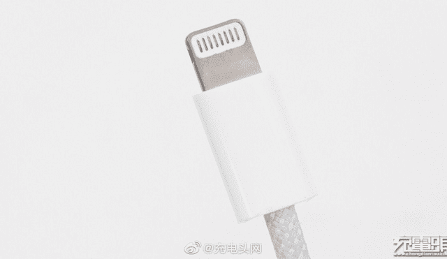 Desliza para ver cómo luce el nuevo cable de datos del iPhone 12. Foto: DuanRui / Twitter.