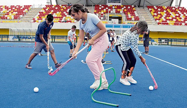 Involucrados. Niños durante los talleres de verano en las sedes.