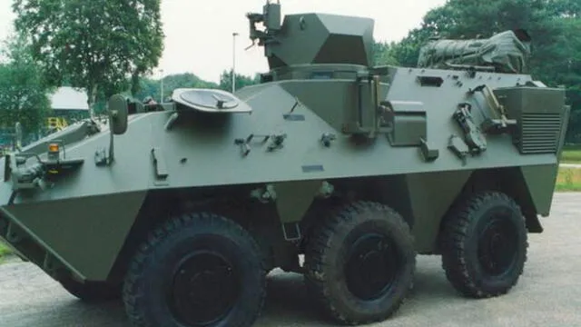 Los vehículos blindados Pandur ya no pueden ser conducidos por personas que midan más de 1.70 metros. Fuente: Defensa Belga.