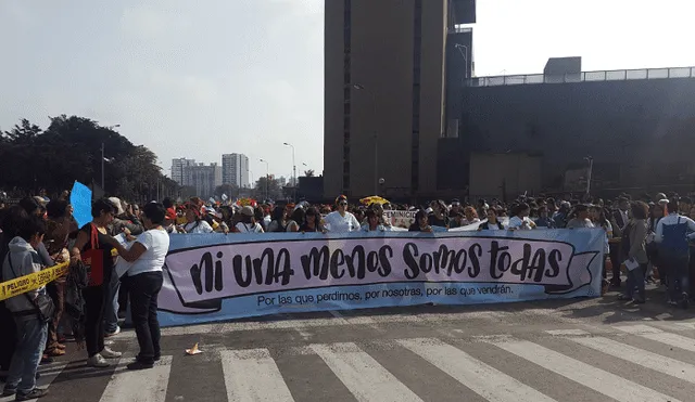 #NiUnaMenos: así se desarrolló la marcha contra la violencia hacia la mujer  [FOTOS y VIDEO]