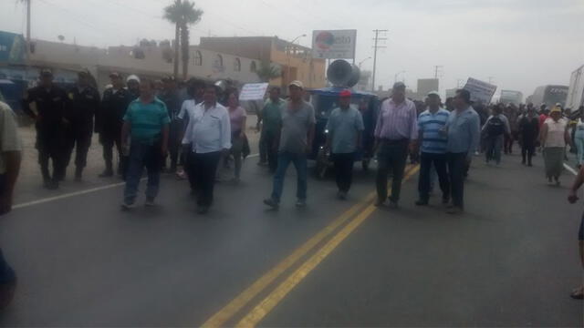 Cinco heridos y seis detenidos durante paro en Huarmey que reclama obras de reconstrucción