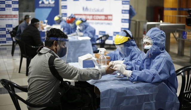 Al menos 150 personas dieron positivo a una prueba de coronavirus en la Estación Central. Créditos: Antonio Melgarejo / La República.