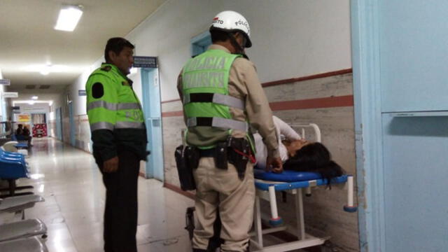 Mujer policía fue embestida por un taxista en Tacna 