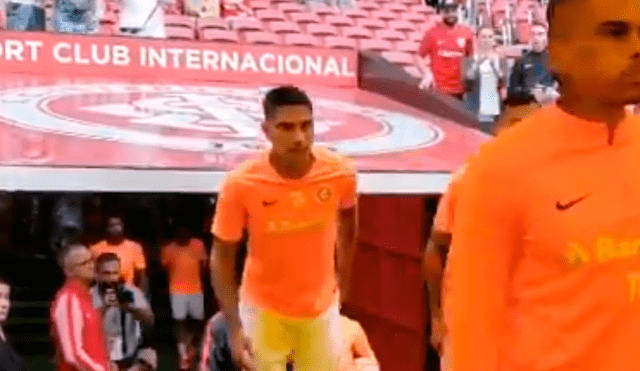 Paolo Guerrero debutó con el Inter de Porto Alegre y los hinchas lo ovacionaron [VIDEO]