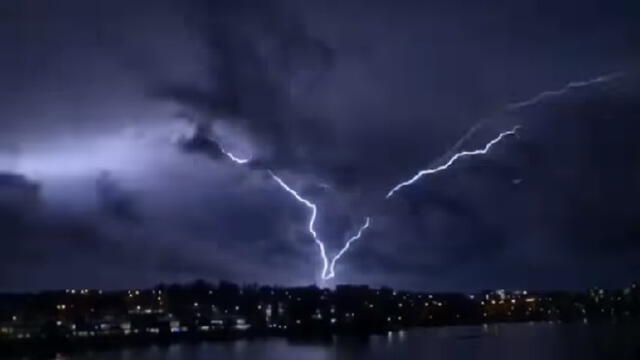 YouTube: Impresionante tormenta eléctrica iluminó el cielo en Australia [VIDEO] 