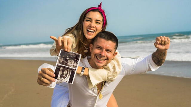 En un video de Instagram, Korina Rivadeneira y Mario Hart se animaron a decir a sus seguidores si su primer hijo será niño o niña.