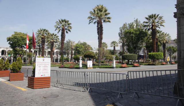 La Plaza de Armas fue cerrada como medida preventiva por las fiestas de fin de año. Foto: Rodrigo Talavera - La República