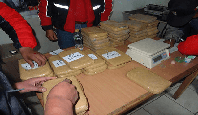 Cusco: Policía decomisa más de 100 kilos de droga en medio de balacera