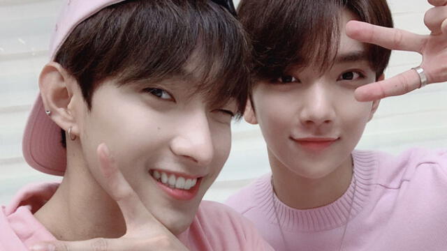 Desliza para ver más fotografías de DK y Joshua de SEVENTEEN promocionando el remix de la canción "17" de Pink Sweat$. Créditos: Pledis Ent.