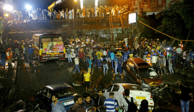 India: caída de puente en Calcuta deja un muerto y 25 heridos [VIDEO]