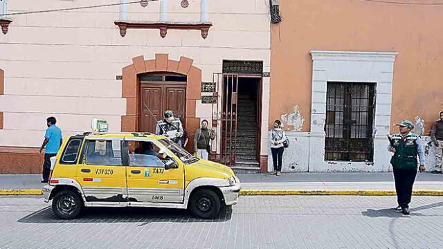 Operativos. Taxistas son intervenidos luego de ingresar al Centro Histórico.