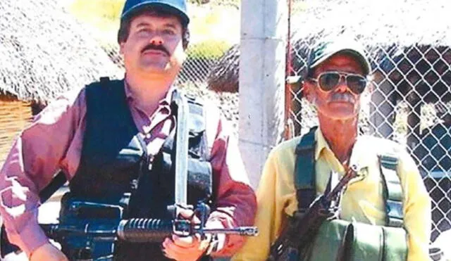 This evidence undated photo released by the US Department of Justice on January 8, 2019, shows Mexican drug lord Joaquin "El Chapo" Guzman (L), according to the department. - Guzman's trial, which began on November 5 with jury selection, is expected to last four months. He stands accused of smuggling more than 155 tons of cocaine into the United States over a period of 25 years. (Photo by HO / US DEPARTMENT OF JUSTICE / AFP) / RESTRICTED TO EDITORIAL USE - MANDATORY CREDIT "AFP PHOTO / US Department of Justice" - NO MARKETING NO ADVERTISING CAMPAIGNS - DISTRIBUTED AS A SERVICE TO CLIENTS