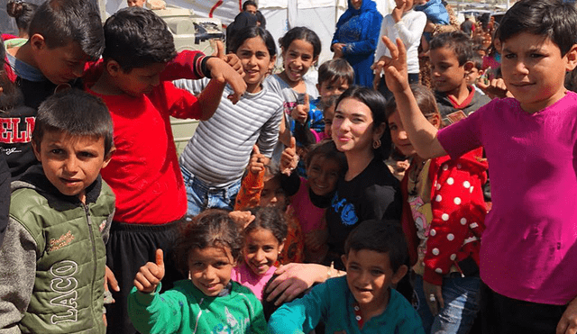 Dua Lipa visita a niños refugiados tras ejercer nuevo cargo internacional