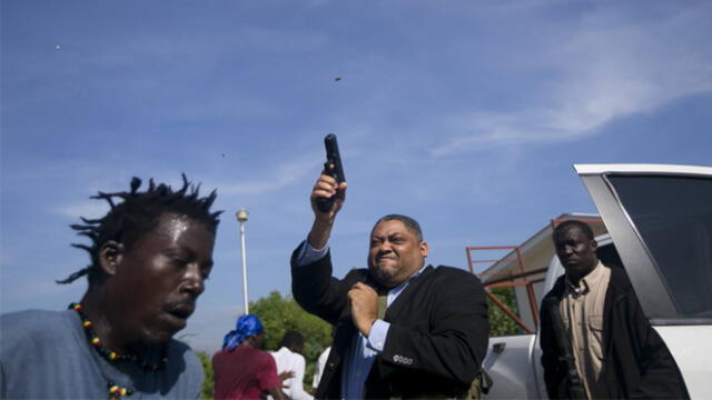 El legislador de Haití, Jean-Marie Ralph Fethiere, disparó contra un grupo de protestantes en Puerto Príncipe. Foto: AP
