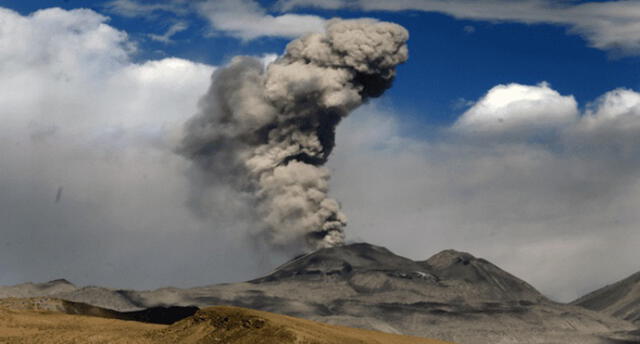 Volcán Sabancaya registra nuevas explosiones que afectarán a 7 poblados en Arequipa