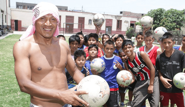 Cristian Benavente y otros peruanos que ficharon por inauditos clubes del extranjero [FOTOS]