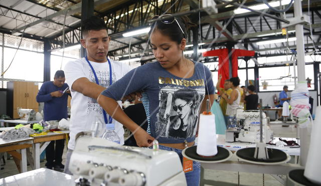 Manufactura no primaria creció 0,8% en agosto por la industria textil  