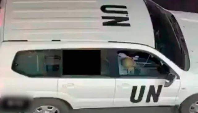 Los trabajadores fueron captados por un transeúnte de Tel Aviv manteniendo relaciones en un auto oficial. (Foto: Infobae)