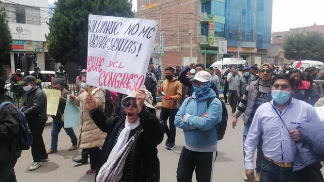 Ciudadanos y dirigentes salieron a las calles de Puno. Foto: Kleber Sánchez/La República