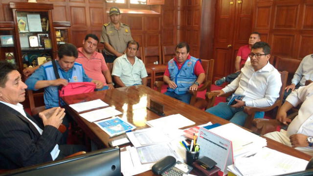 Alcalde encargado de Chiclayo sostiene reunión con dirigentes de mototaxistas