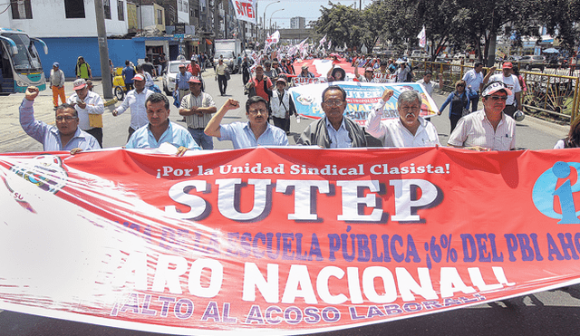 Denuncia. Dirigentes del Sutep advierten un intento de afectar al gremio sindical de maestros. (Foto: Antonio Melgarejo)