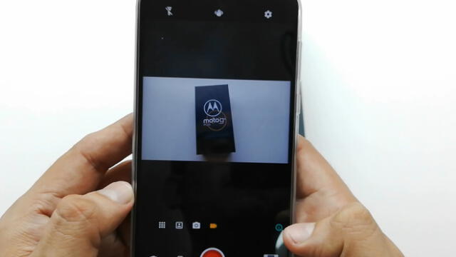 El action cam del Moto G8 Plus te permitirá grabar videos en formato horizontal pese a tener el equipo en vertical. Foto: Daniel Robles