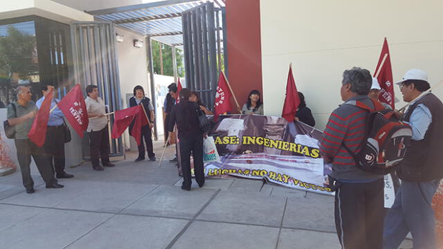 Trabajadores de la Unsa inician huelga indefinida