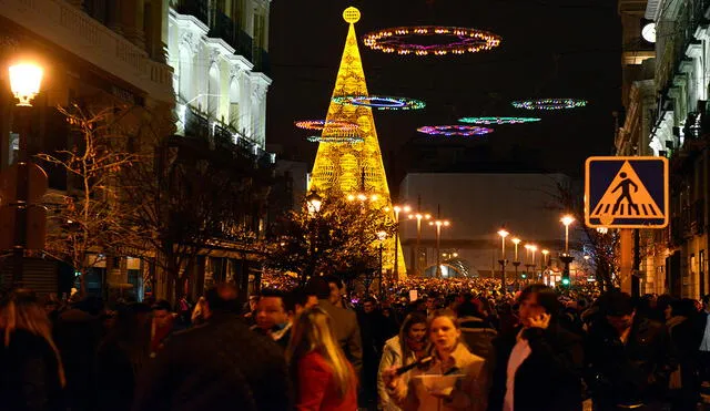 La Puerta del Sol suele acoger a miles de personas en Madrid para esperar el Año Nuevo. Foto: AFP/archivo