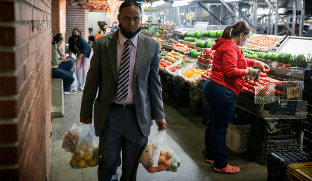 El Observatorio Venezolano de Finanzas (OVF), un ente independiente integrado por expertos económicos, aseguró que la inflación se aceleró en diciembre. Foto: AFP