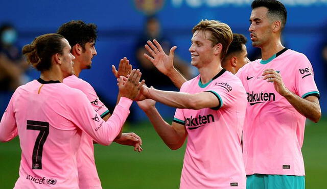Jugadores del Barcelona celebran el primer tanto azulgrana. | Foto: EFE