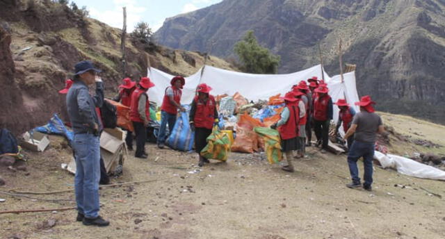 Cusco: recogen 26 toneladas de basura del santuario del Señor de Huanca
