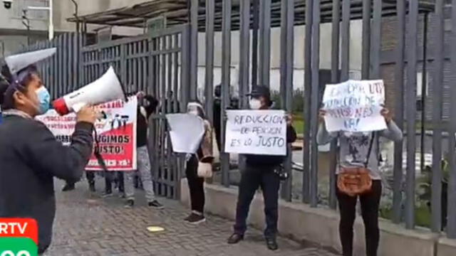 Protesta en los exteriores del Minedu. Créditos: RTV.
