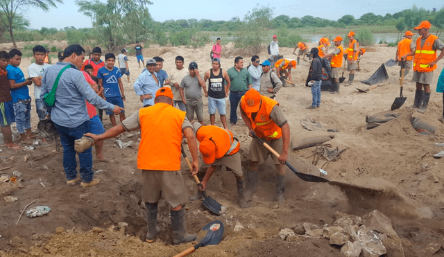 Ejército refuerza defensa ribereña del río Piura ante posible inundación
