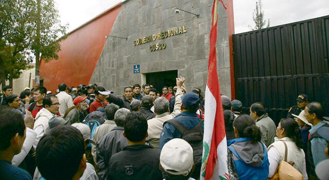 Cocaleros de Cusco amenazan con huelga si no se realiza reunión con Ejecutivo 