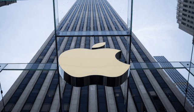 Apple bate récord y es la primera empresa en costar más de un billón de dólares