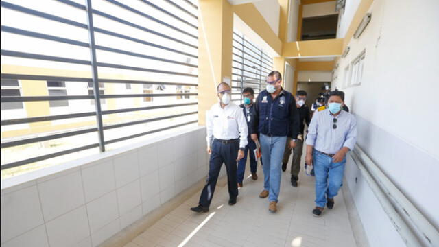 Durante su visita, el Ministro Zamora reconoció la necesidad de empezar a operar el Hospital Regional de Cañete. (Foto: Minsa)