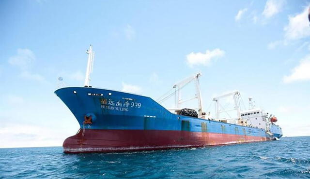 Centenares de barcos chinos se ubican en aguas chilenas. Foto: EFE / Referencial