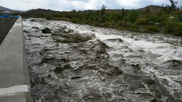 Creció río Yarabamba.
