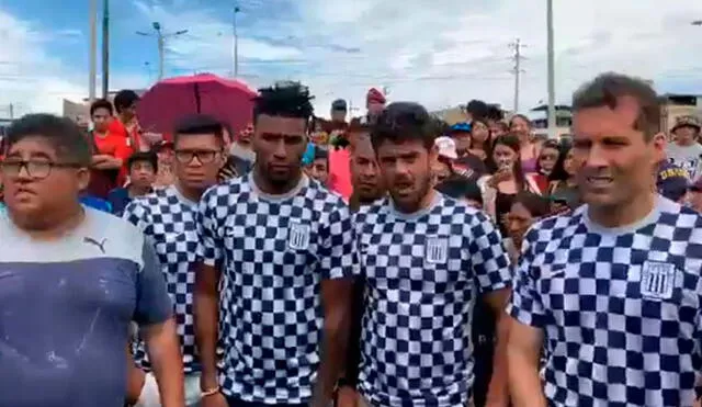 Jugadores de Alianza Lima se hicieron presentes en Villa El Salvador.