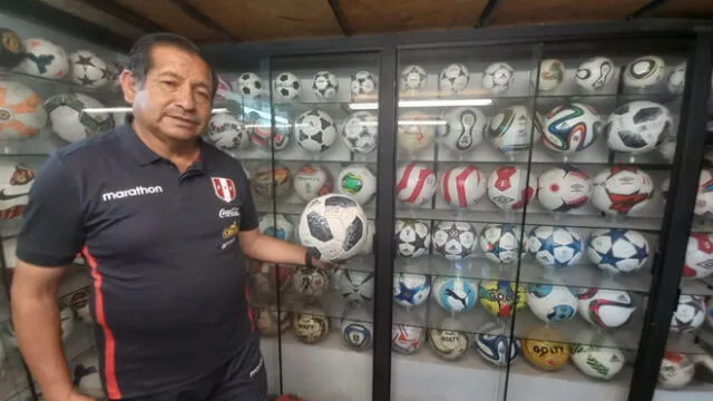 Coleccionista cusqueño, José Díaz, muestra más de 240 balones de fútbol con historia. Foto: La República.