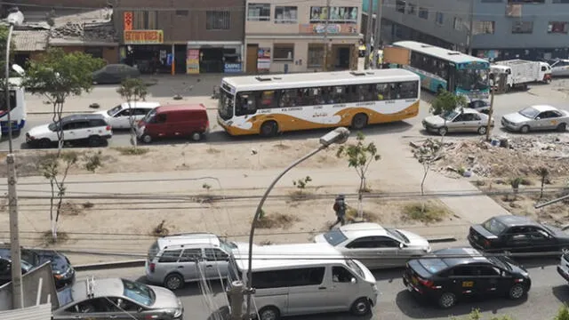 #YoDenuncio: congestión vehicular por cierre en calles de SJM [FOTOS]