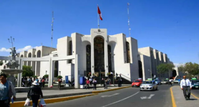 Investigan a 16 fiscales y jueces en Arequipa por presunto cobro de coimas