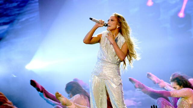 Jennifer Lopez estrena canción en los AMAs 2018 y fans quedan asombrados con show