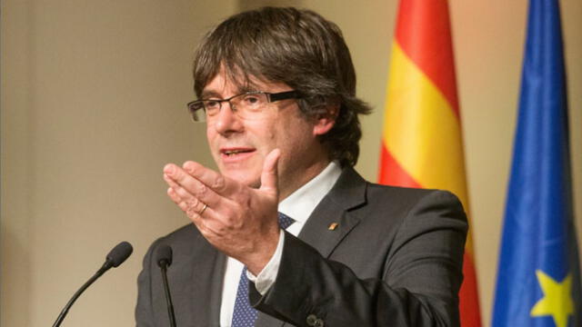 Puigdemont a la Unión Europa: "¿Seguirán ayudando a Mariano Rajoy en este golpe de Estado?"