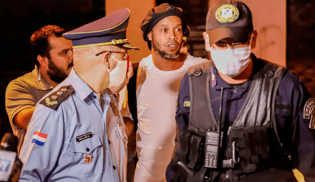 Ronaldinho cumplió 67 días preso en Paraguay imputado por uso de pasaporte adulterado. | Foto: EFE