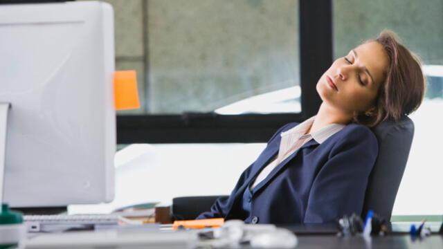 Dormirse en el trabajo también puede ser causal de despido