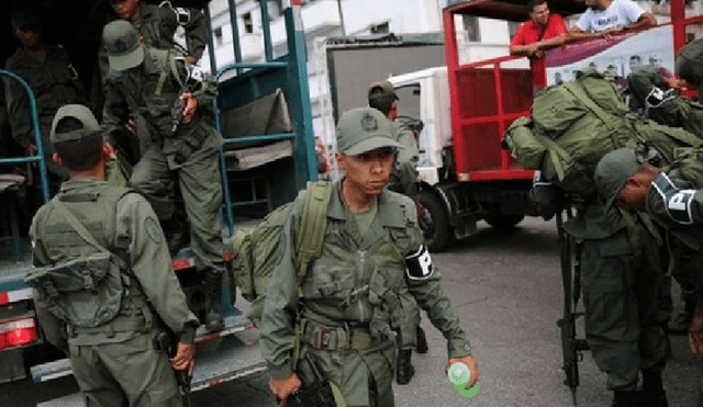 Venezuela moviliza armamento militar hacia la frontera de Colombia